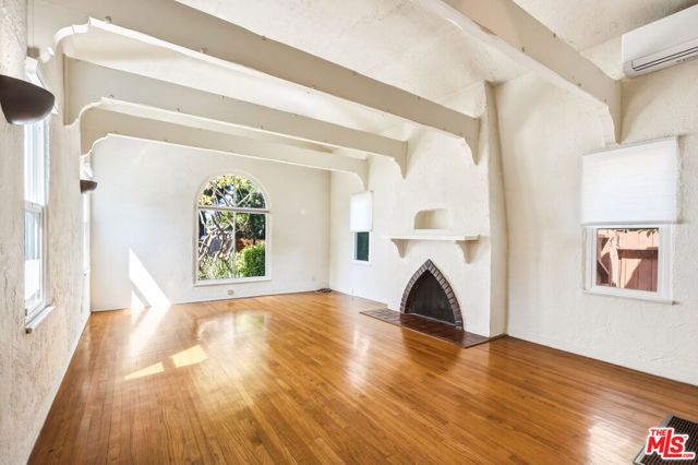 2613 Cloverfield Boulevard, Santa Monica, CA 90405