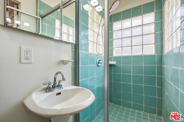 2613 Cloverfield Boulevard, Santa Monica, CA 90405