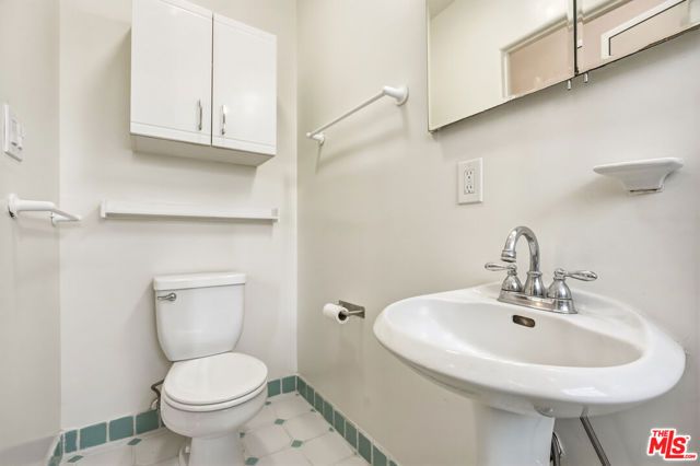 2613 Cloverfield Boulevard, Santa Monica, CA 90405