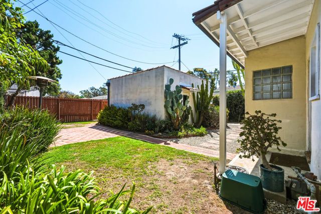 2613 Cloverfield Boulevard, Santa Monica, CA 90405