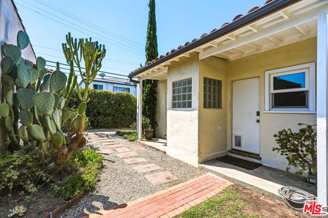 2613 Cloverfield Boulevard, Santa Monica, CA 90405