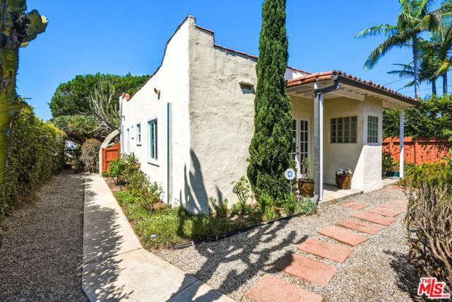 2613 Cloverfield Boulevard, Santa Monica, CA 90405