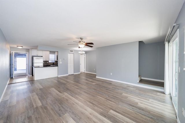 11913 CONGRESSIONAL DRIVE 11913, Tampa, FL 33626