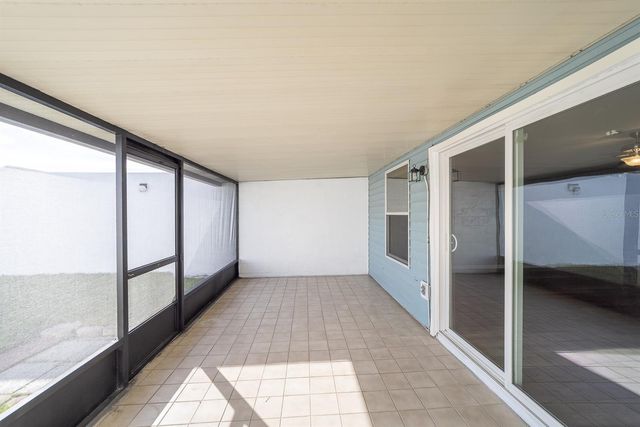 11913 CONGRESSIONAL DRIVE 11913, Tampa, FL 33626