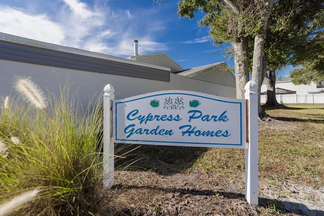 11913 CONGRESSIONAL DRIVE 11913, Tampa, FL 33626