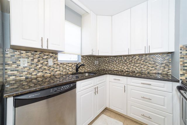 11913 CONGRESSIONAL DRIVE 11913, Tampa, FL 33626