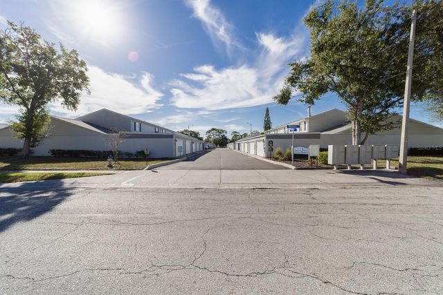 11913 CONGRESSIONAL DRIVE 11913, Tampa, FL 33626