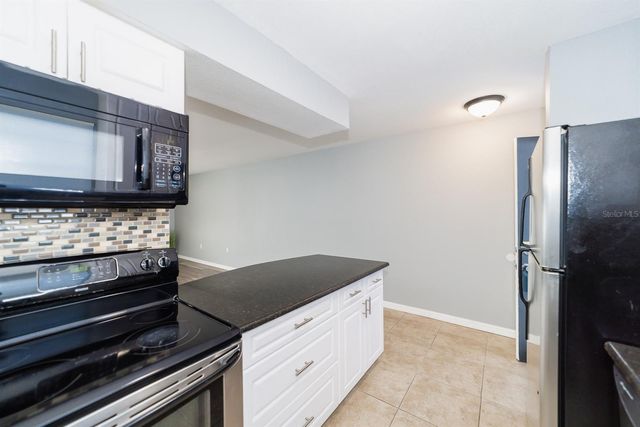 11913 CONGRESSIONAL DRIVE 11913, Tampa, FL 33626