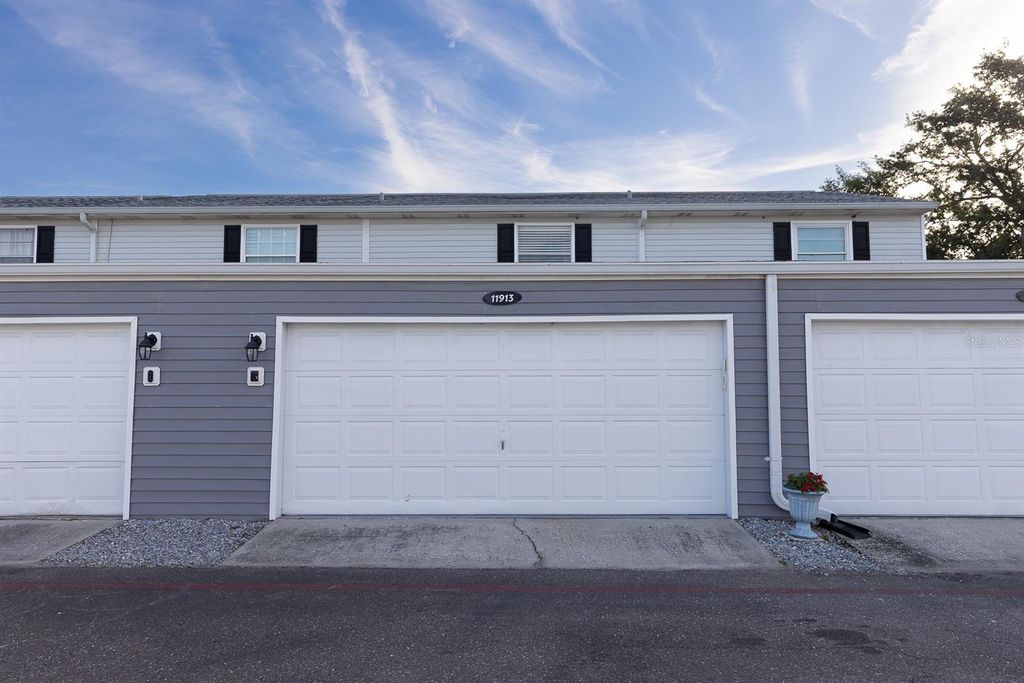 11913 CONGRESSIONAL DRIVE 11913, Tampa, FL 33626