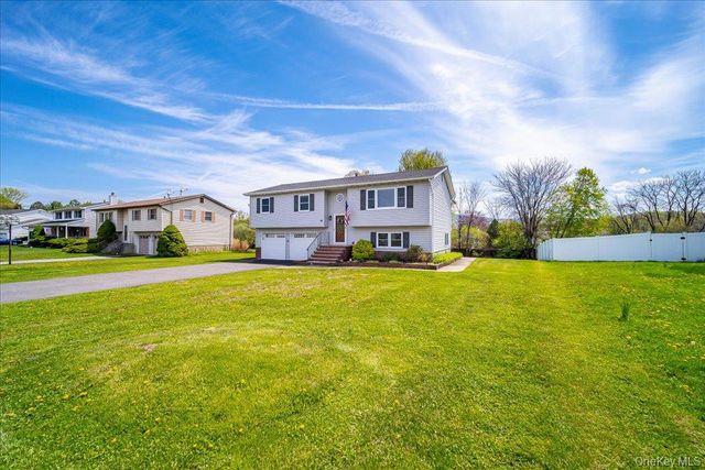 84 Guernsey Drive, New Windsor, NY 12553