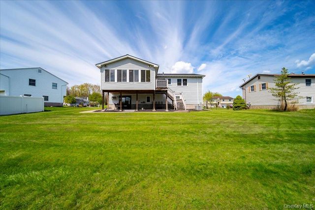 84 Guernsey Drive, New Windsor, NY 12553