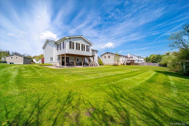 84 Guernsey Drive, New Windsor, NY 12553