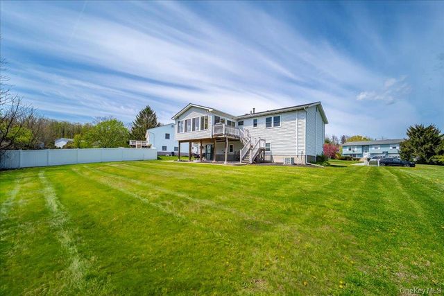 84 Guernsey Drive, New Windsor, NY 12553