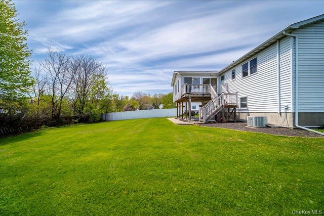 84 Guernsey Drive, New Windsor, NY 12553