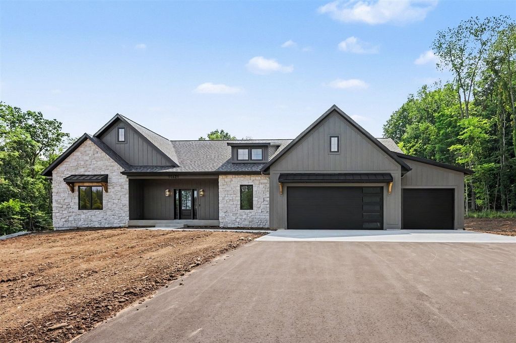 10621 Sun-Da-Go Drive, Middleville, MI 49333