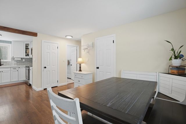 17 Pine Haven Cir, Rockland, MA 02370