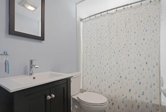 17 Pine Haven Cir, Rockland, MA 02370