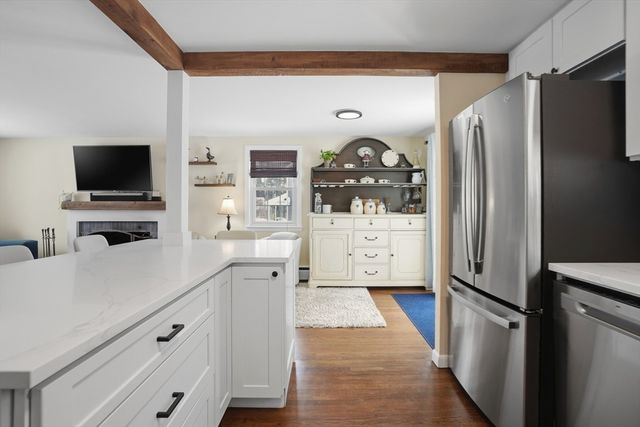 17 Pine Haven Cir, Rockland, MA 02370