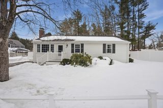 17 Pine Haven Cir, Rockland, MA 02370