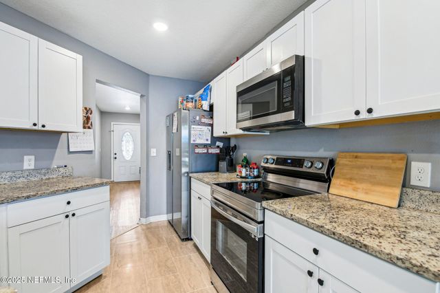 7916 DEKLE Avenue, Jacksonville, FL 32219
