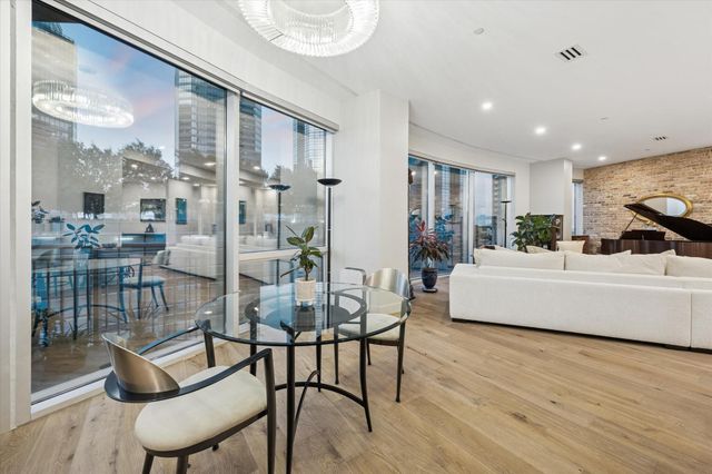 1600 Post Oak Boulevard 802, Houston, TX 77056