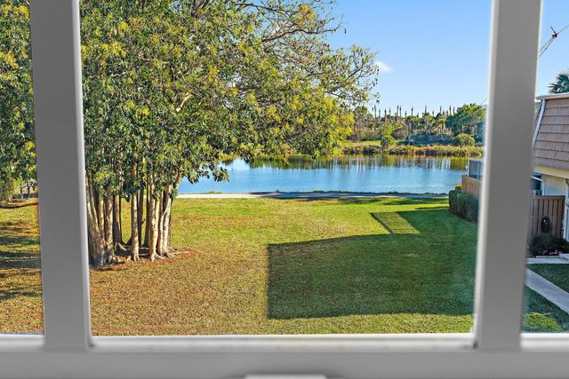 4270 Hazel Avenue B, Palm Beach Gardens, FL 33410