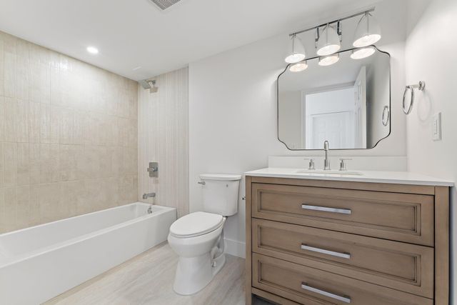 4270 Hazel Avenue B, Palm Beach Gardens, FL 33410