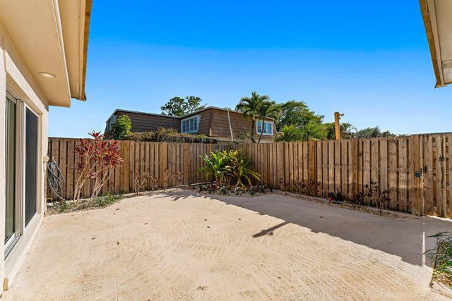 4270 Hazel Avenue B, Palm Beach Gardens, FL 33410