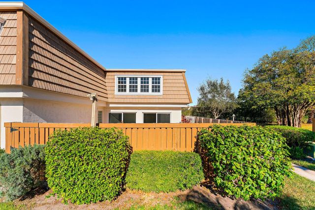 4270 Hazel Avenue B, Palm Beach Gardens, FL 33410