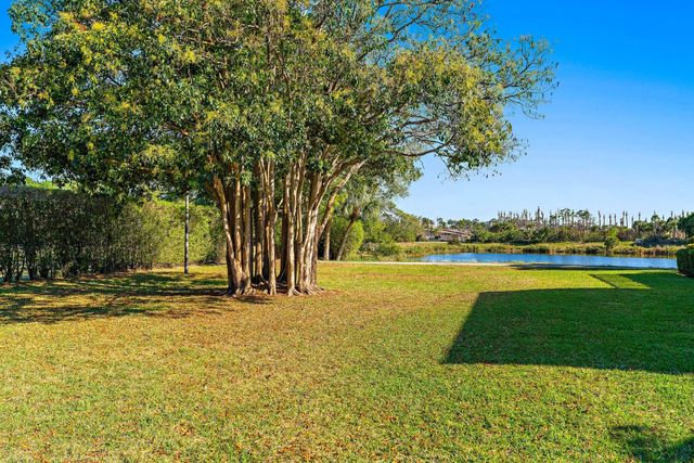 4270 Hazel Avenue B, Palm Beach Gardens, FL 33410