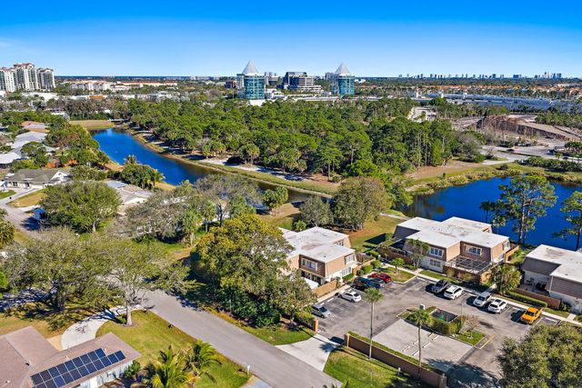 4270 Hazel Avenue B, Palm Beach Gardens, FL 33410