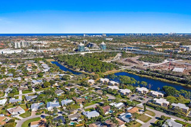 4270 Hazel Avenue B, Palm Beach Gardens, FL 33410