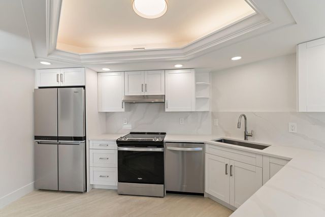 4270 Hazel Avenue B, Palm Beach Gardens, FL 33410