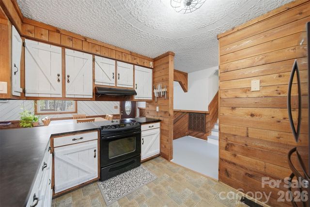 608 Hoyle Street, Lincolnton, NC 28092