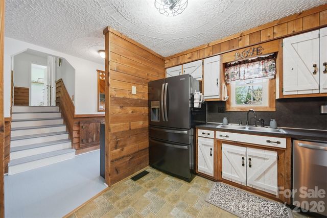 608 Hoyle Street, Lincolnton, NC 28092