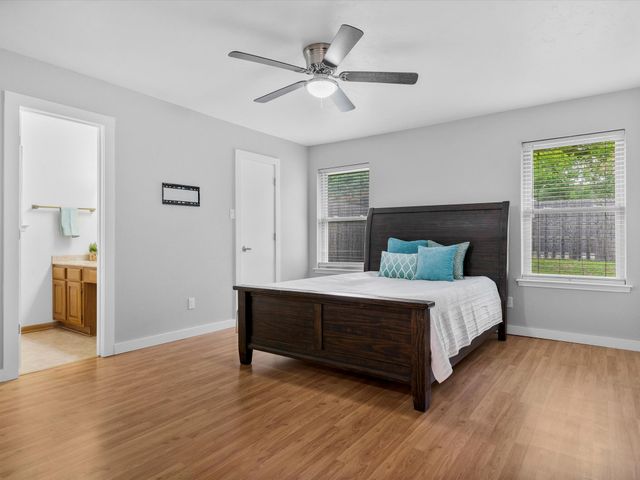1008 Green Ridge Terrace, Saginaw, TX 76179