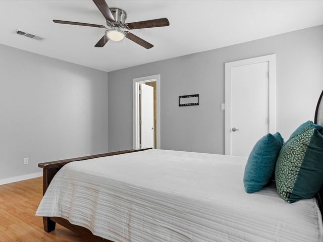 1008 Green Ridge Terrace, Saginaw, TX 76179