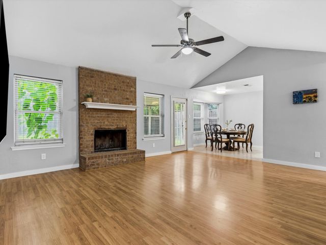 1008 Green Ridge Terrace, Saginaw, TX 76179