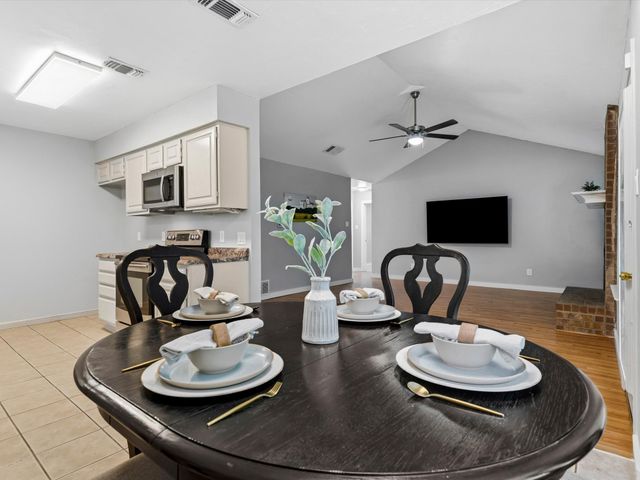 1008 Green Ridge Terrace, Saginaw, TX 76179