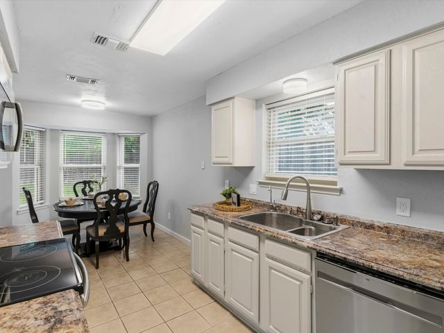 1008 Green Ridge Terrace, Saginaw, TX 76179