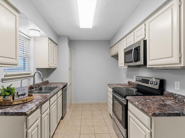 1008 Green Ridge Terrace, Saginaw, TX 76179
