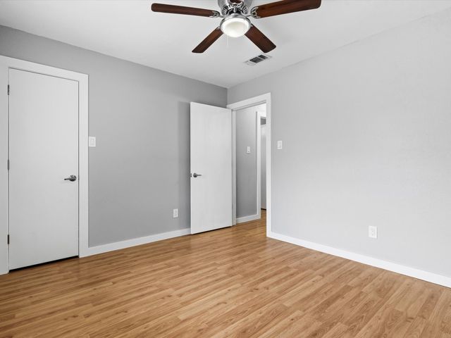 1008 Green Ridge Terrace, Saginaw, TX 76179