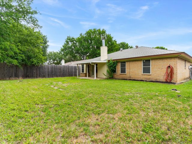 1008 Green Ridge Terrace, Saginaw, TX 76179