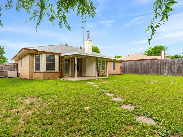1008 Green Ridge Terrace, Saginaw, TX 76179