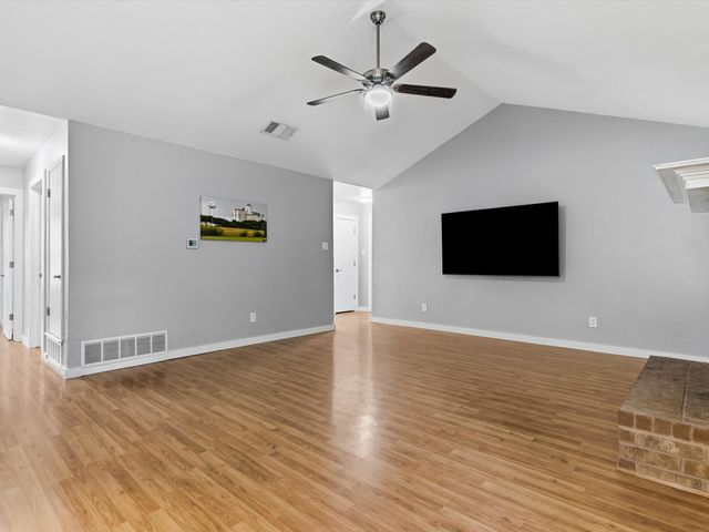 1008 Green Ridge Terrace, Saginaw, TX 76179
