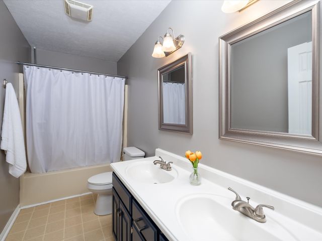 1401 Hobby Ln, Lewisburg, TN 37091