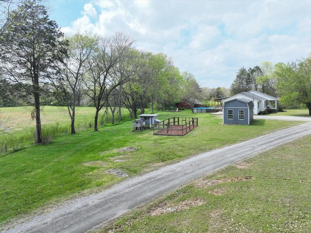 1401 Hobby Ln, Lewisburg, TN 37091