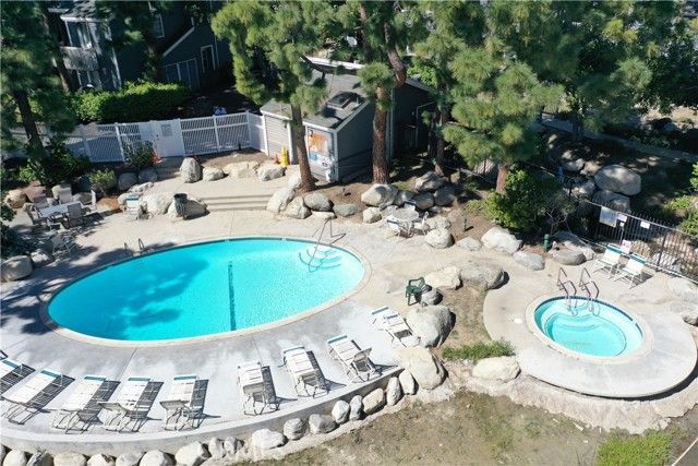 25613 Pine Creek, Wilmington (los Angeles), CA 90744