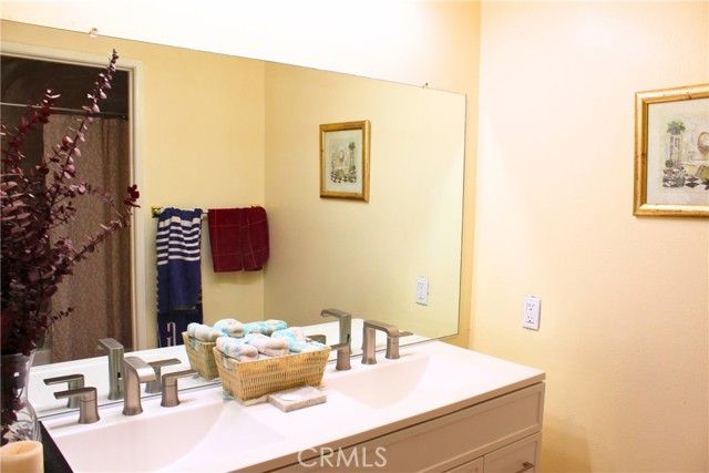 25613 Pine Creek, Wilmington (los Angeles), CA 90744