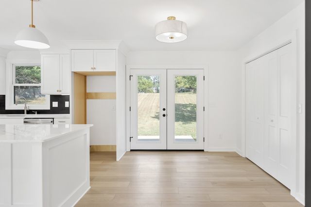 146 Lakeside Park Dr, Hendersonville, TN 37075